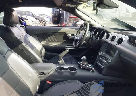 2022 Ford Mustang Ecoboost Premium z USA, uszkodzony, nr VIN 1FATP8UH0N5103717